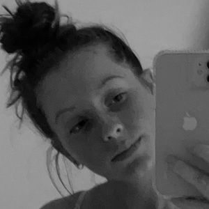 Meet your Posher, Zelia